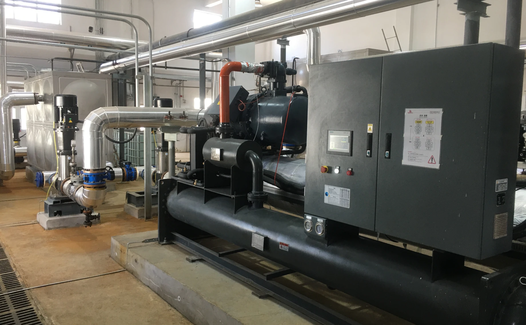 تساعد المبردات الصناعية الشركات الكيميائية على توفير الطاقة وتقليل الانبعاثات.