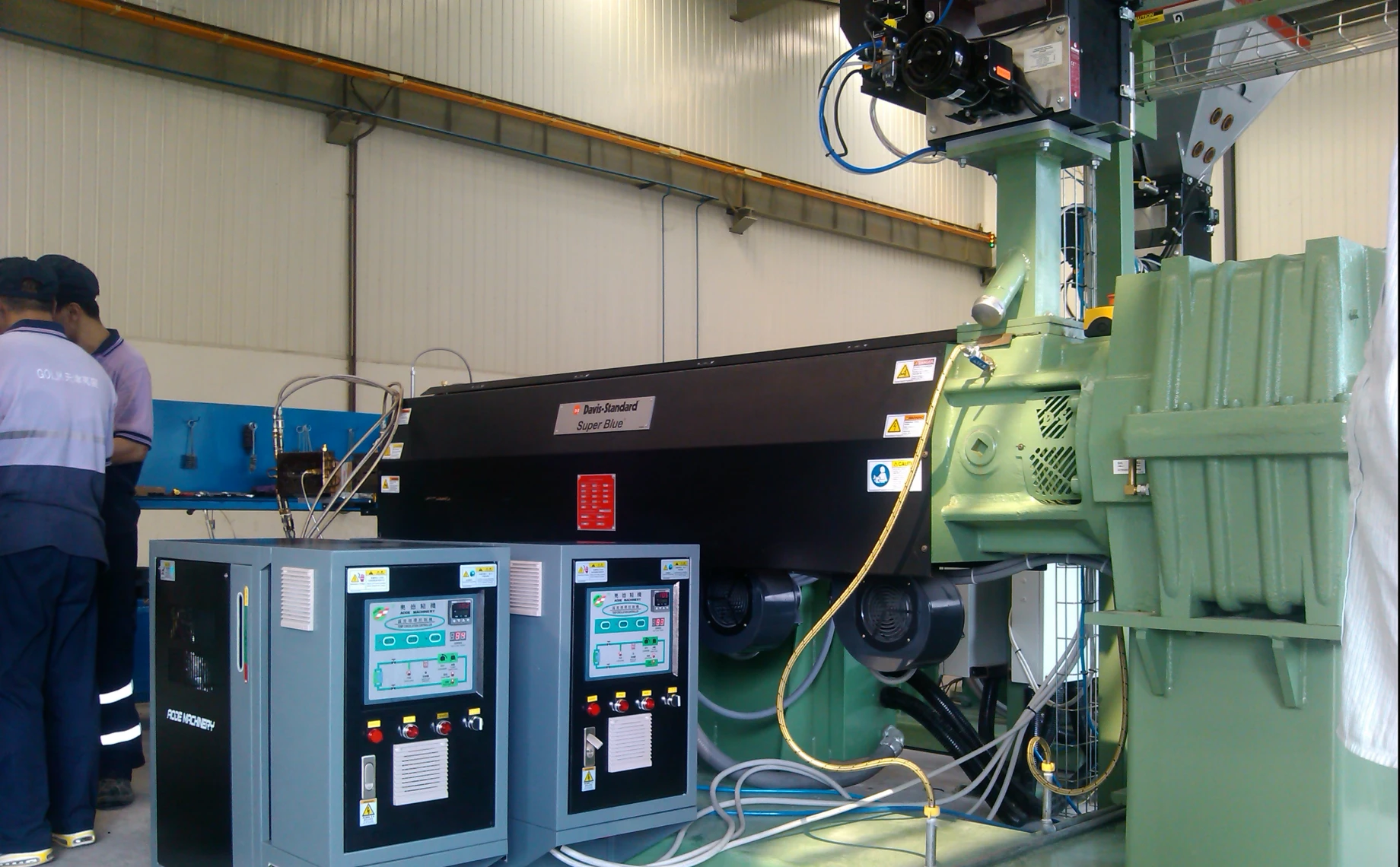 ساعد في نفخ خط الإنتاج لتحسين كفاءة الإنتاج وجودته