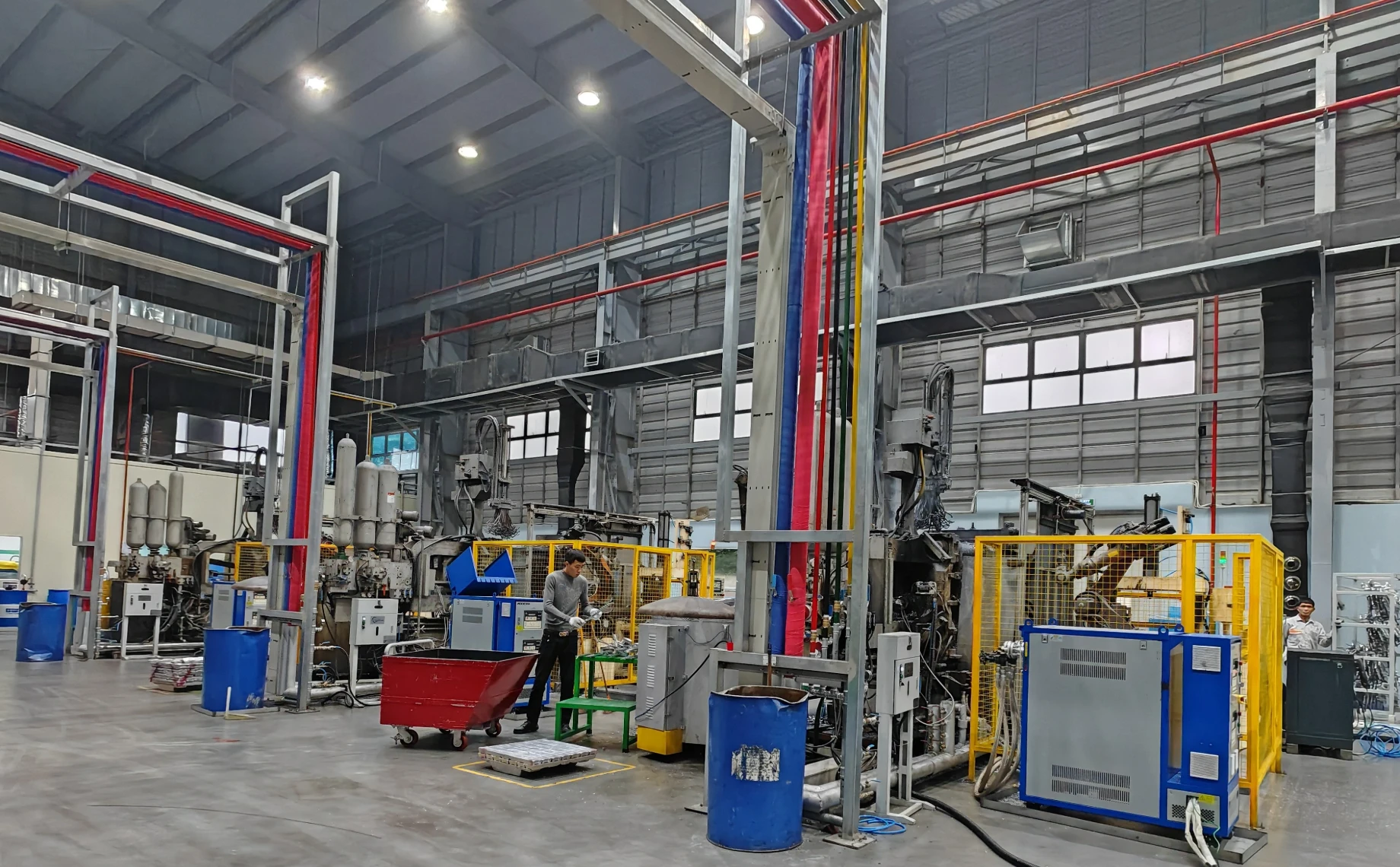 يؤدي استخدام تقنية الصب بالقوالب المتكاملة لأجزاء هيكل السيارات في مصنع الصب بالقوالب إلى تقليل الطاقة المركبة بنسبة 50%